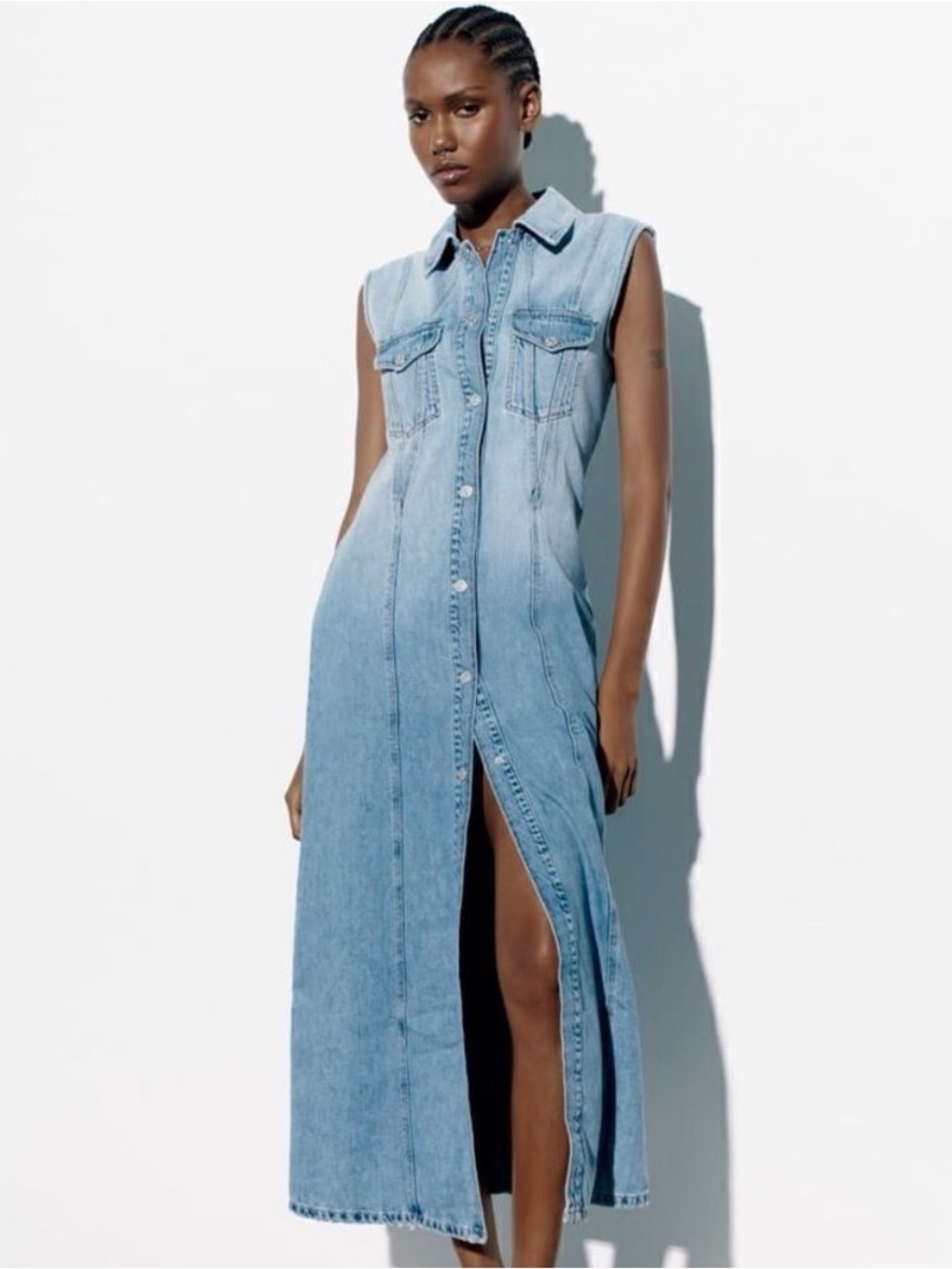Zara size M - Sleeveless Button-Front Light Wash Denim Dress - worn once!